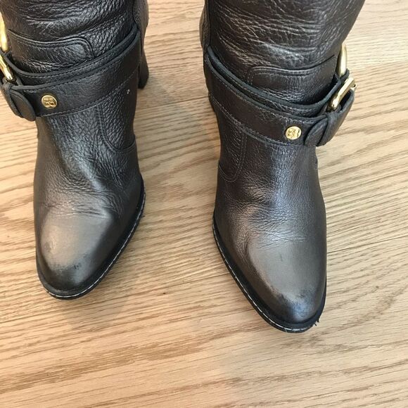 Neiman Marcus Brazilian Leather boor with Brass solid hardware - Picture 5 of 11